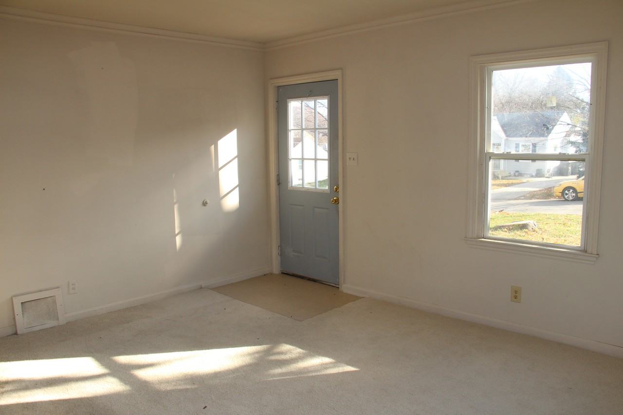 1713 Francis Ave - Photo 2 of 7