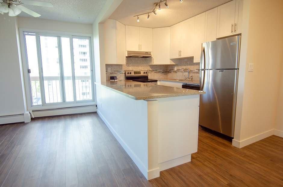 The David Thompson Apartments for Rent 9717 111 St Nw, Edmonton, AB