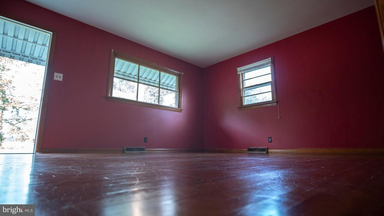 272 Landon Ln - Photo 2 of 16