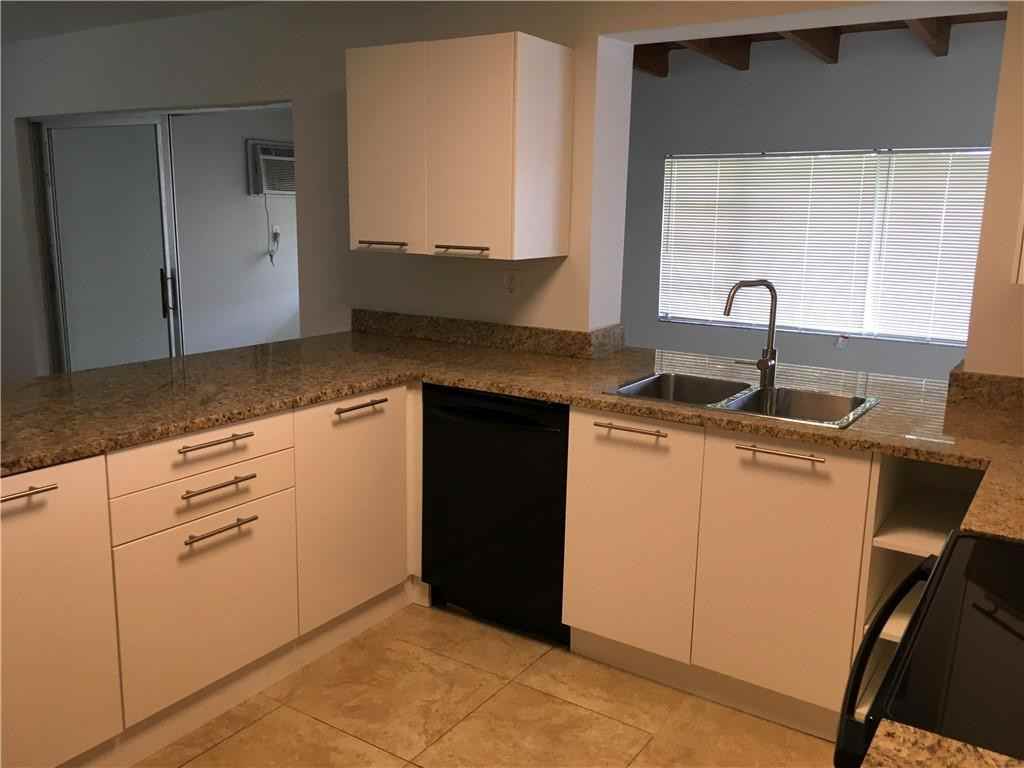 10331 Southwest 20th Street - Photo 3 of 17