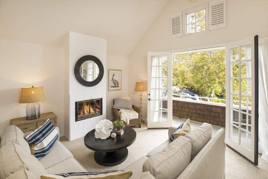 117 W De La Guerra St - Photo 2 of 12