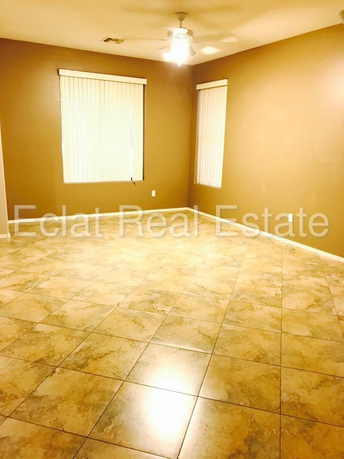 4027 E Vaughn Ave - Photo 3 of 15