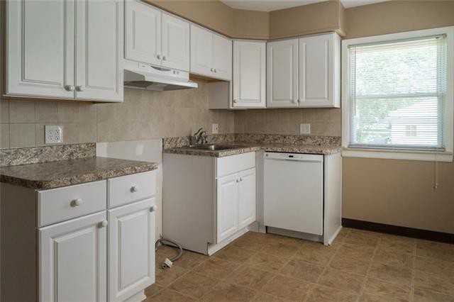 3159 Campbell St - Photo 2 of 4