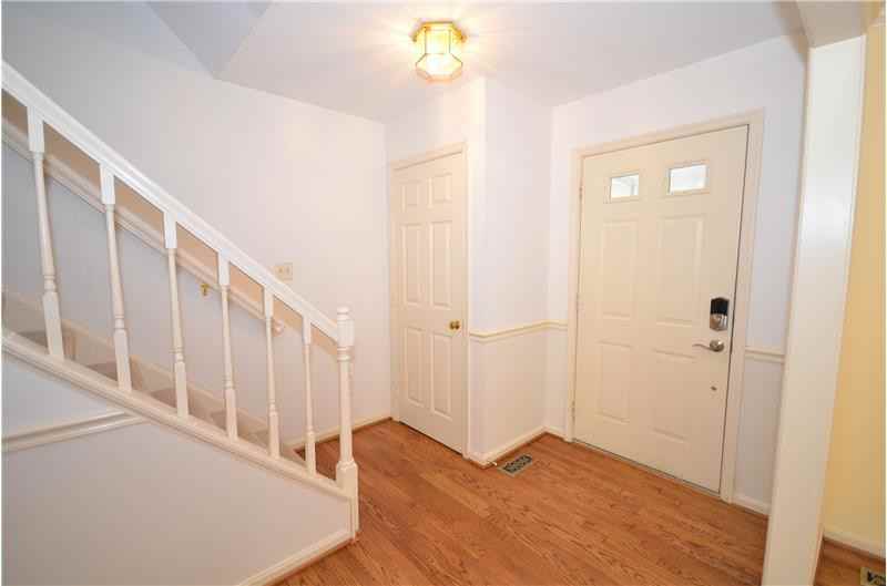 37823 Remington Dr - Photo 2 of 21