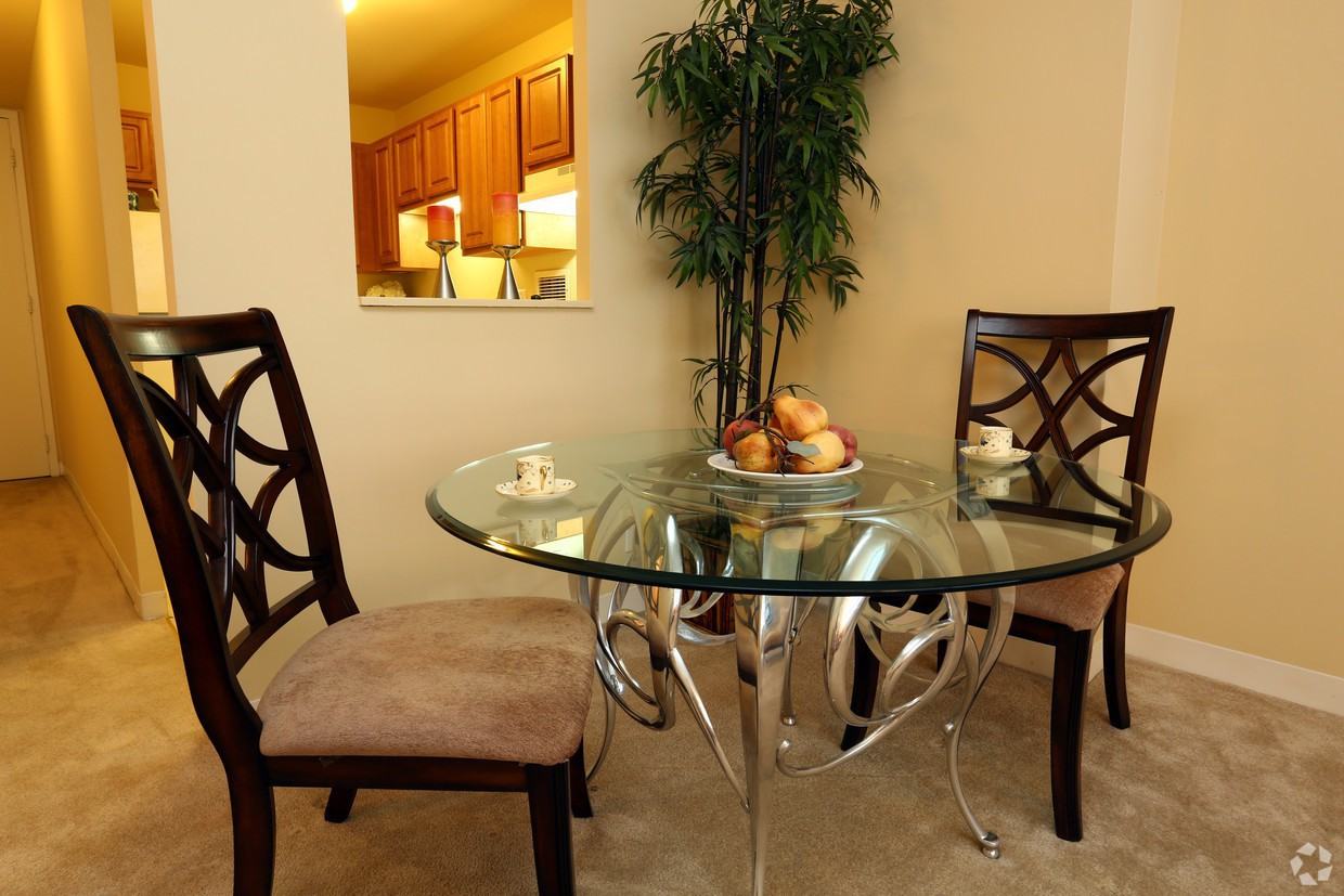 Sheridan-Gunnison Apartments - Photo 3 of 13