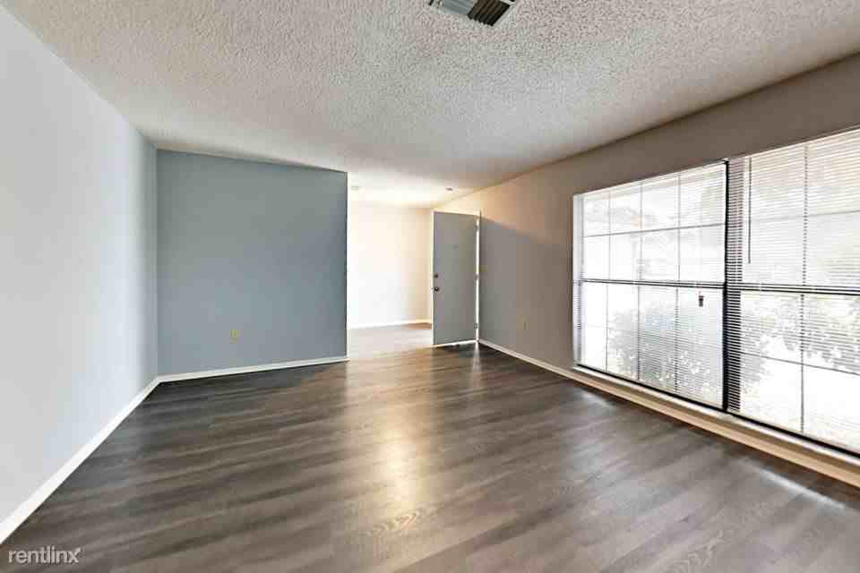 13410 Shadberry Ln - Photo 3 of 16