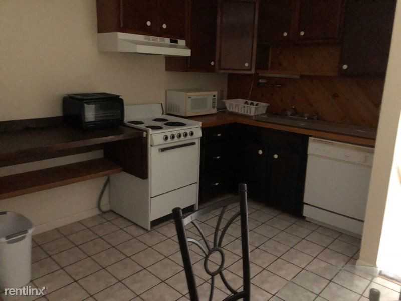 511 S Sharp St #1rear - Photo 3 of 7