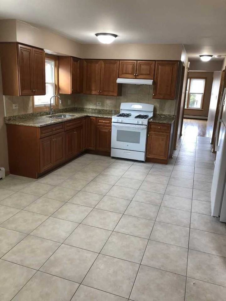 8243 W Grand Ave #3 - Photo 3 of 10