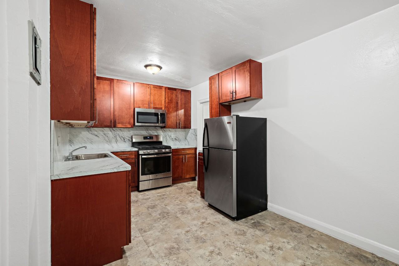 2728 Henry Hudson Parkway East #B35
