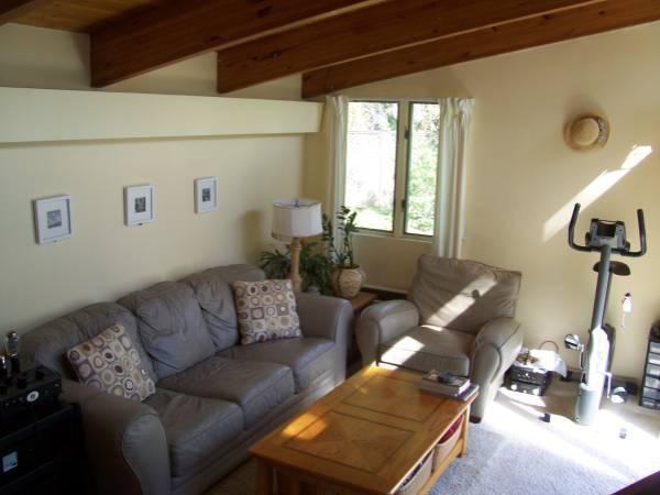 33 Crehore Dr - Photo 3 of 10