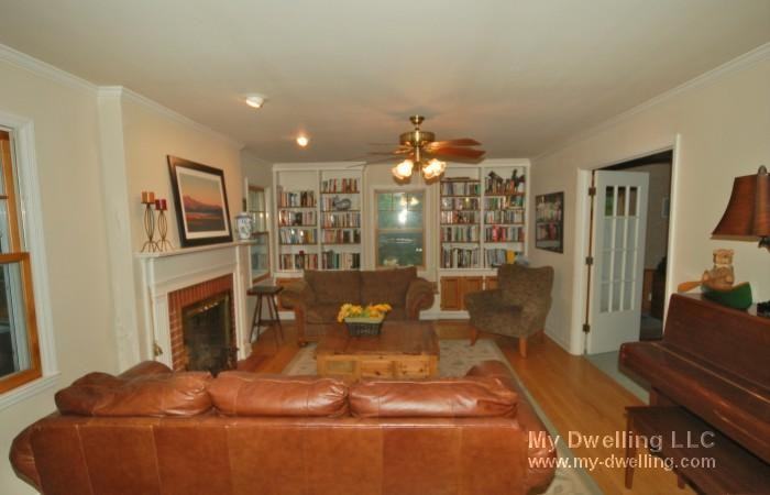 10204 N Cedarburg Rd - Photo 3 of 11