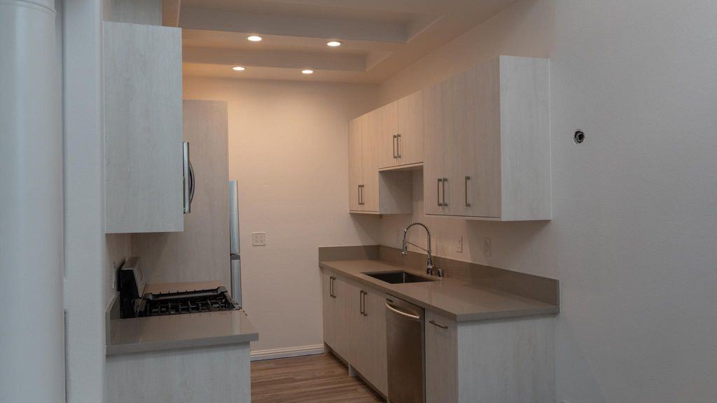 3815 McLaughlin Avenue #1 Bedroom - Photo 2 of 10