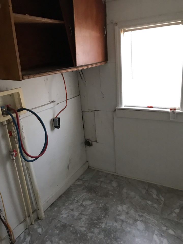 2738 Southeast Jefferson Street - Photo 3 of 13