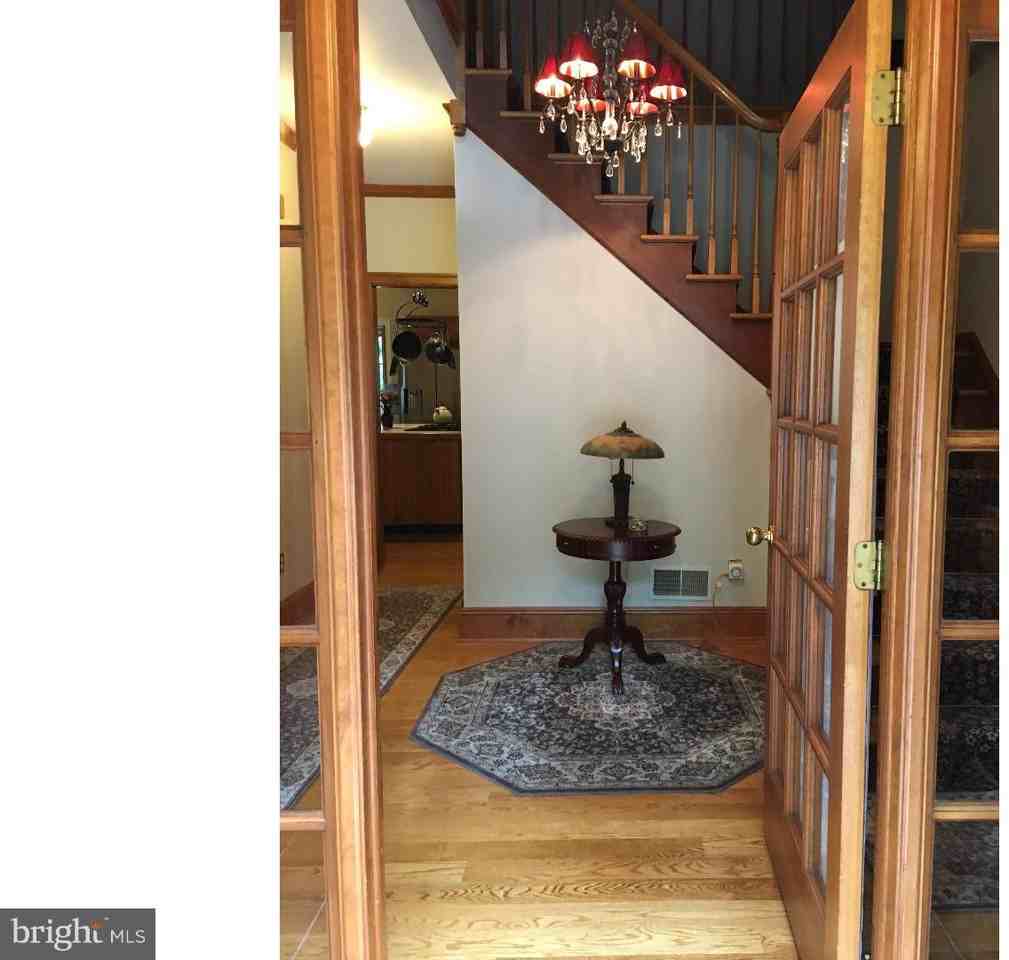 7 Anne Marie Dr - Photo 2 of 25