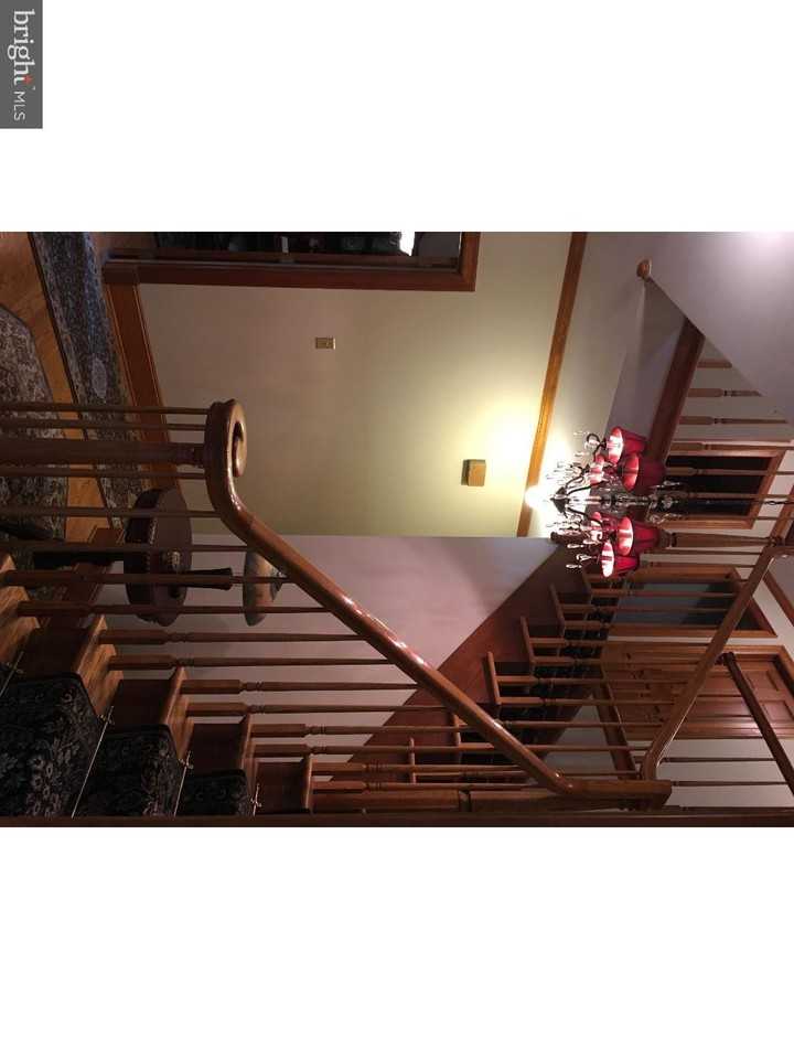 7 Anne Marie Dr - Photo 3 of 25