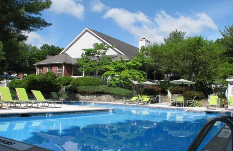 79 Village Dr - Photo 3 of 40