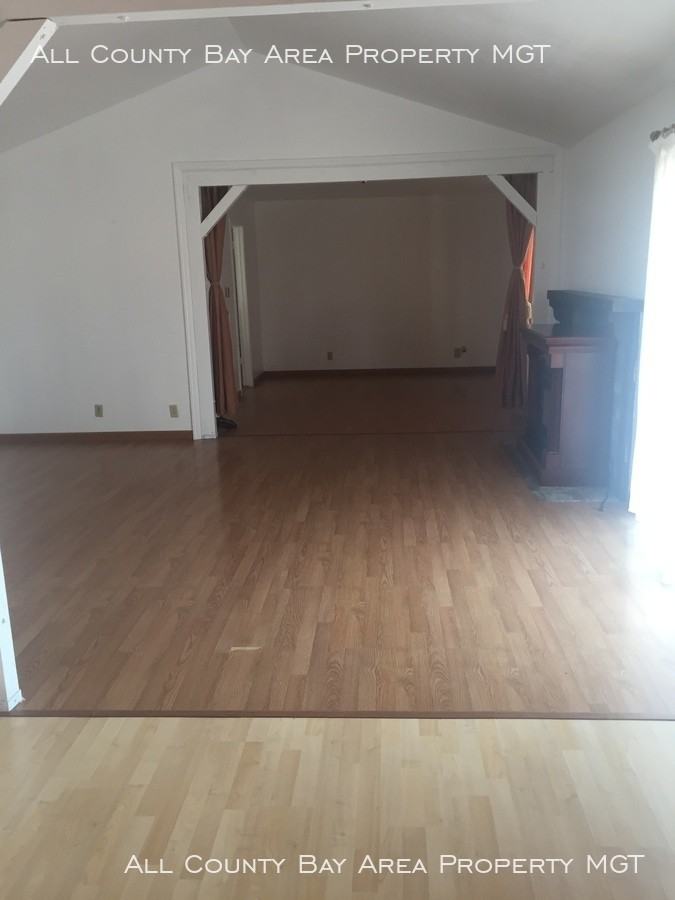 103 Violet Rd - Photo 2 of 10