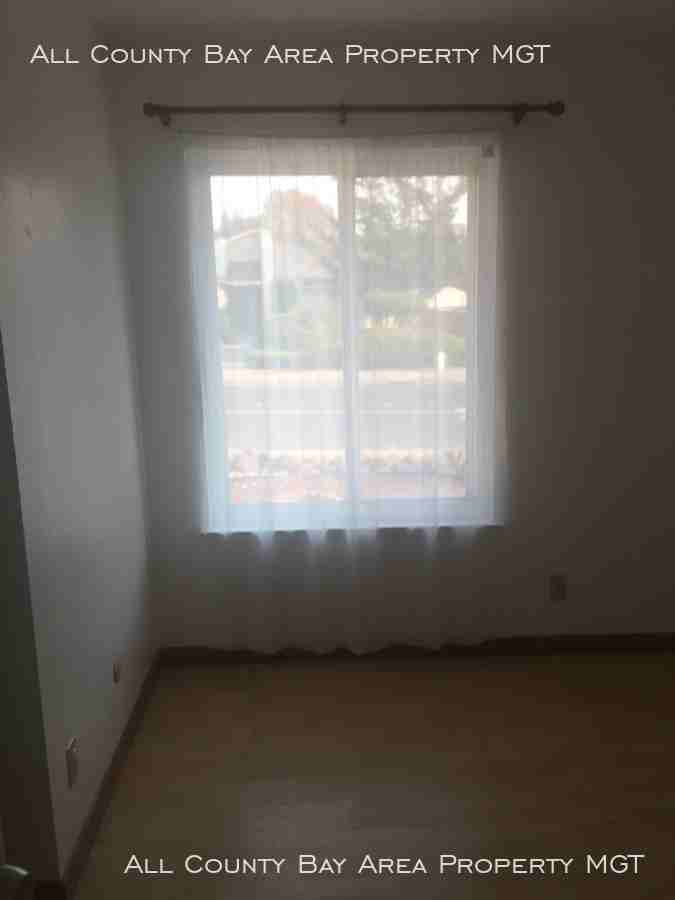 103 Violet Rd - Photo 3 of 10