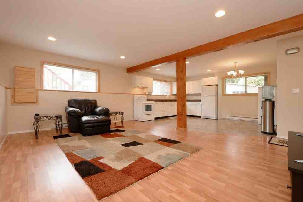 2105 Parkland Rd - Photo 2 of 8