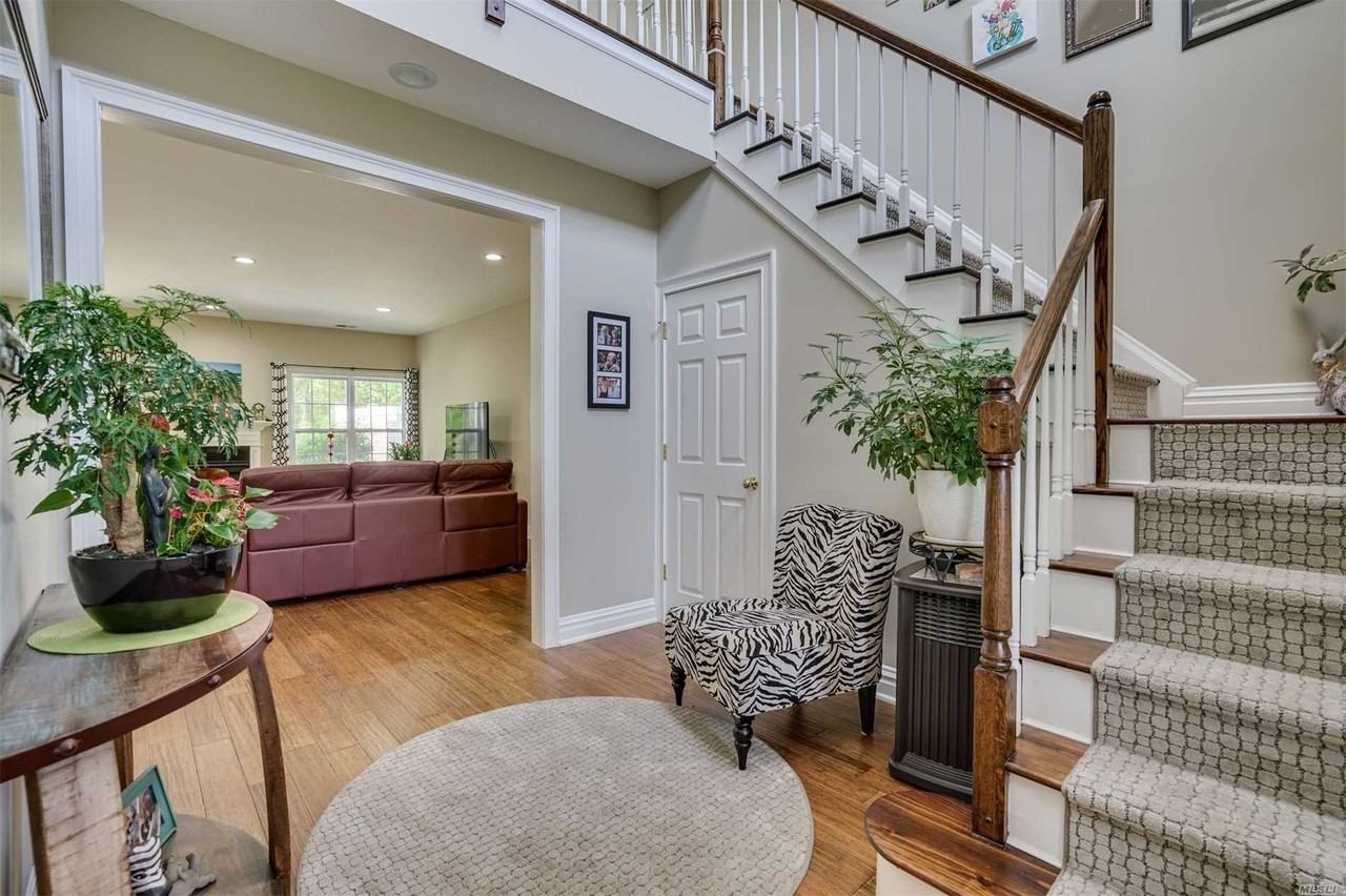 167 Willow Wood Drive - Photo 3 of 10