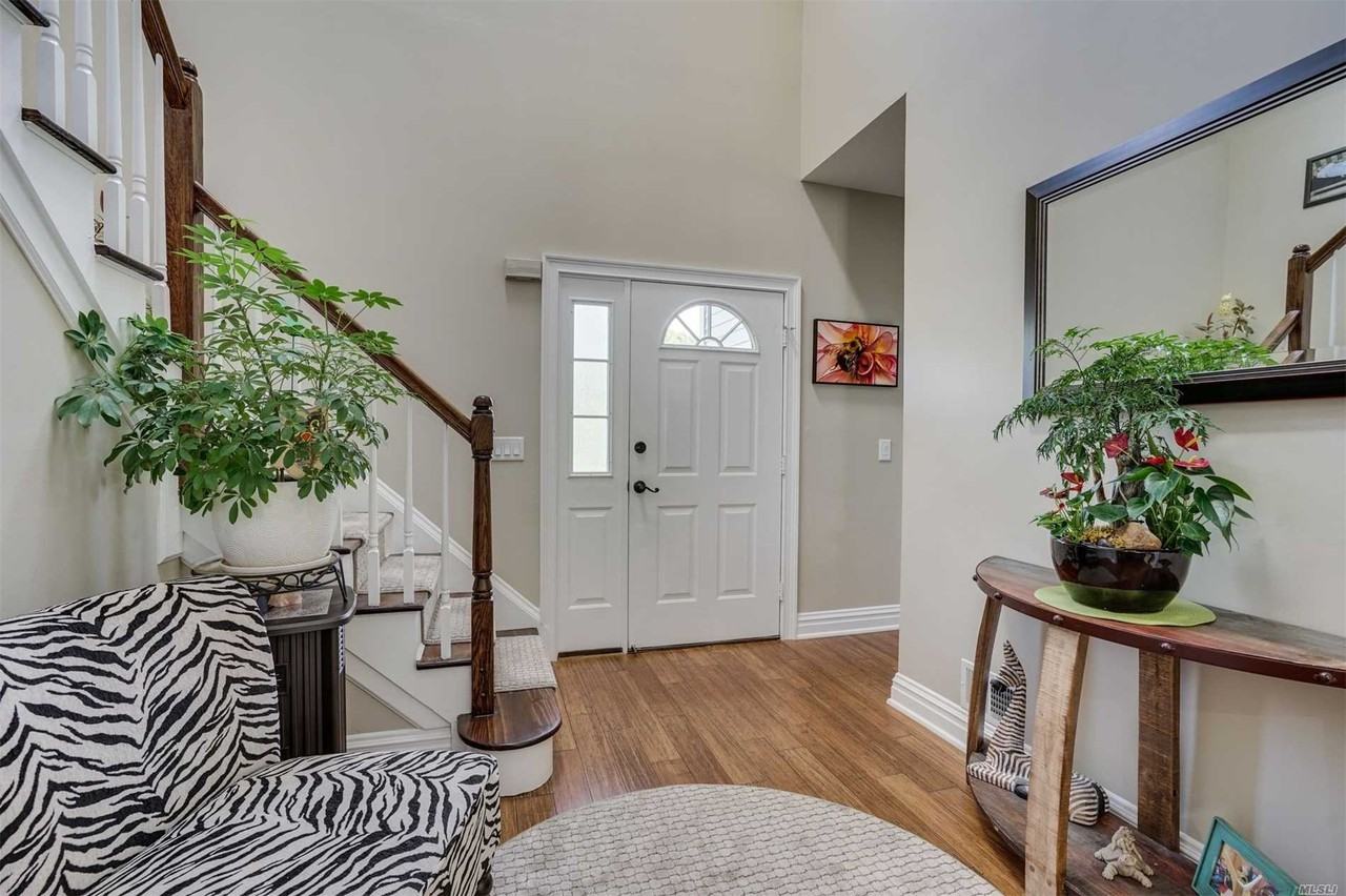 167 Willow Wood Drive - Photo 2 of 10