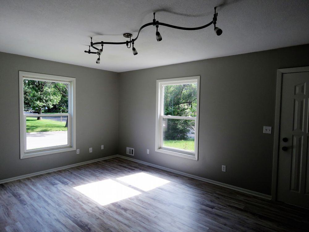 5790 2 1/2 St Ne - Photo 2 of 10