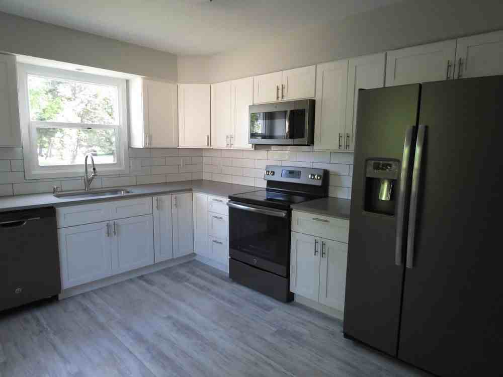 5790 2 1/2 St Ne - Photo 3 of 10