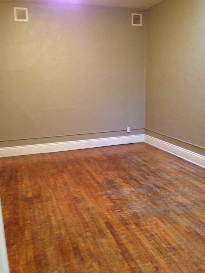 14 Roberts Street North - Photo 2 of 11