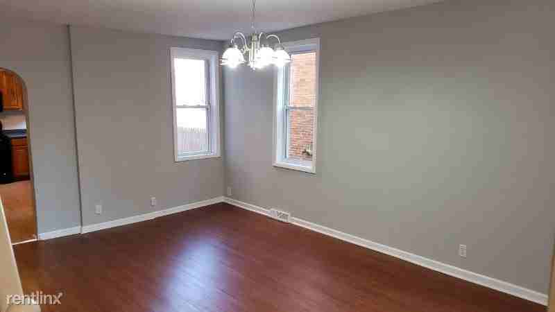 327 Middleton St - Photo 2 of 17