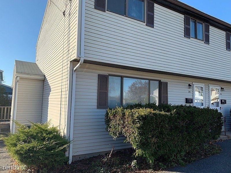 25 Adams Dr - Photo 2 of 6