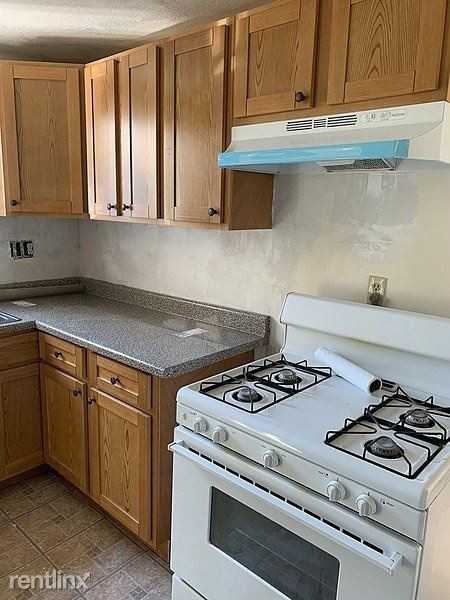 25 Adams Dr - Photo 3 of 6