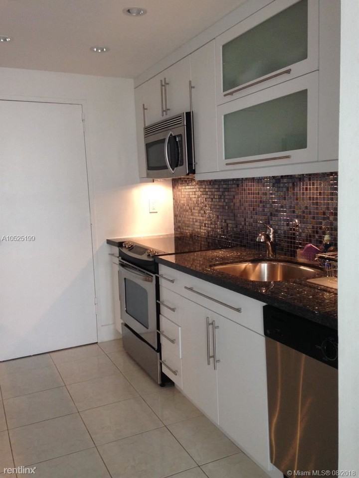 9800 W Bay Harbor Dr - Photo 2 of 9