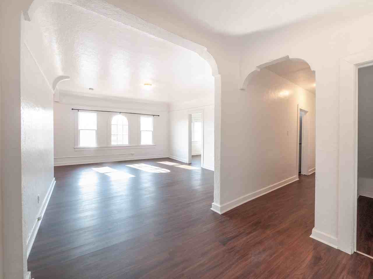 1009 Alpine Street - Photo 2 of 17