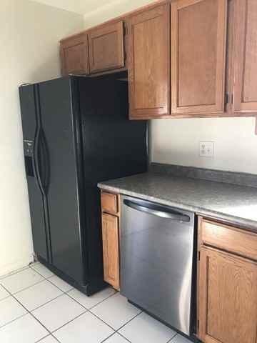 3133 Hopkins St - Photo 3 of 13
