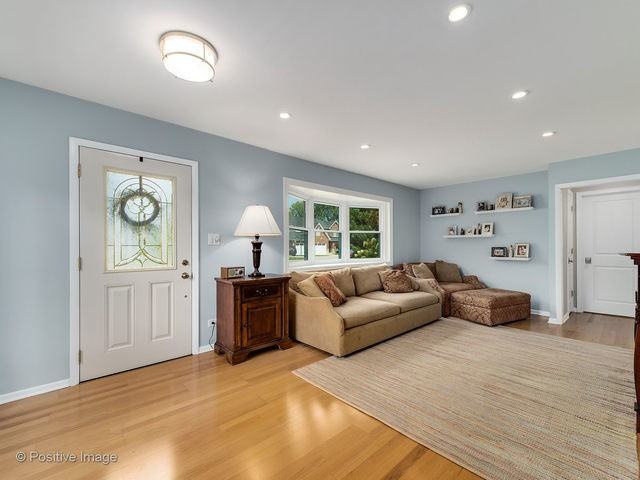 329 Lincoln Ave - Photo 3 of 24