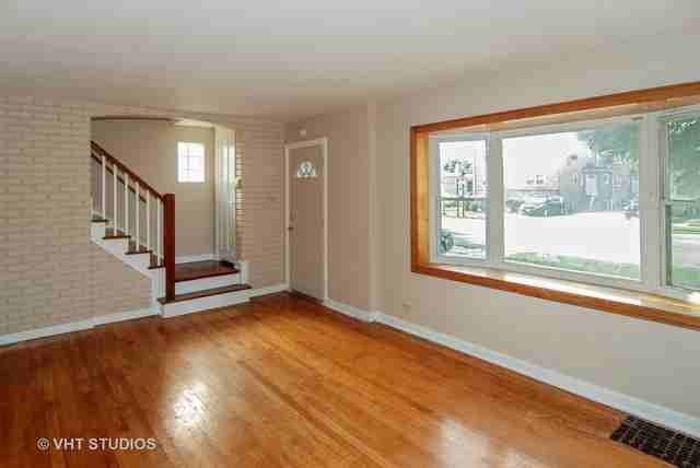 9064 Grand Ave - Photo 2 of 15