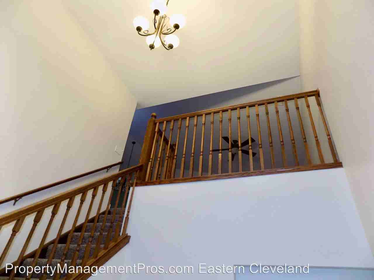 7390 Forest Cove Ln - Photo 3 of 34