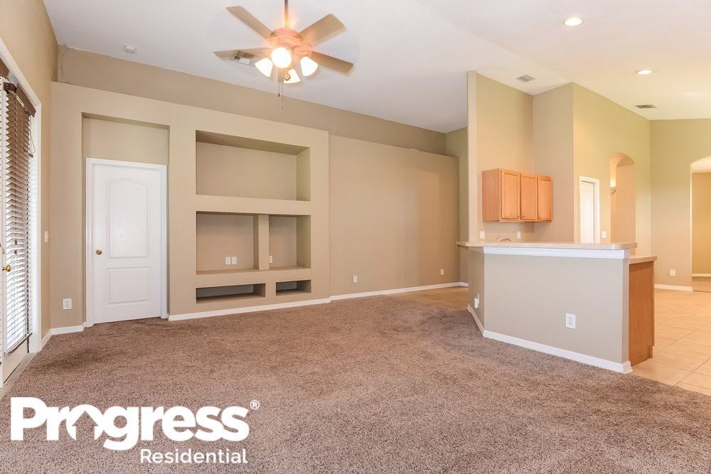 5003 Windingbrook Trl - Photo 3 of 14