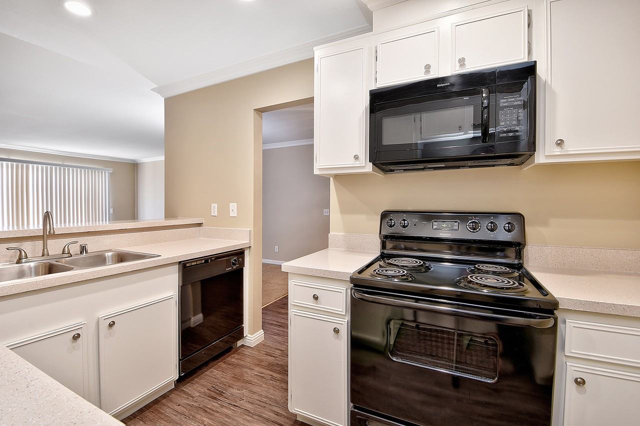 LA COSTA - Photo 2 of 48