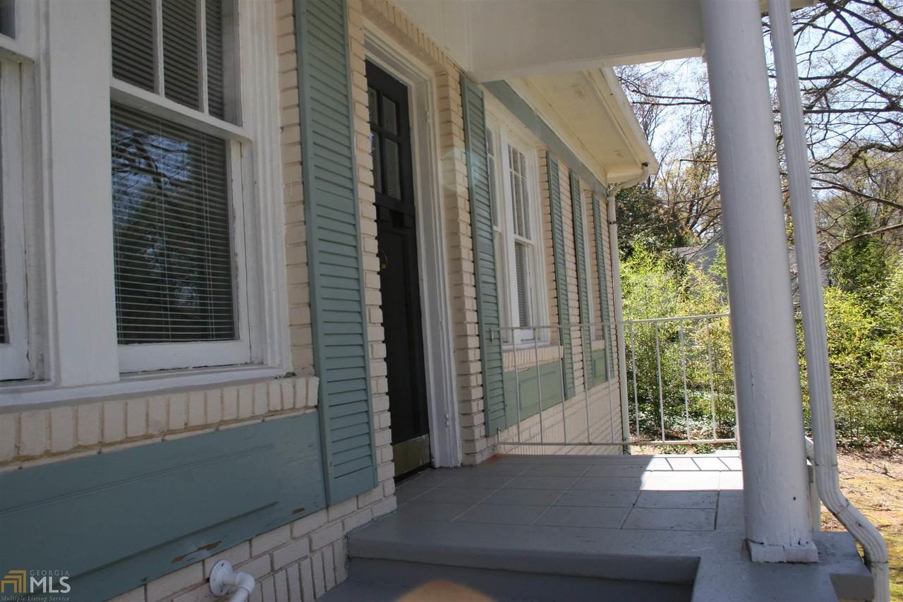 2044 Fairhaven Cir NE - Photo 2 of 29