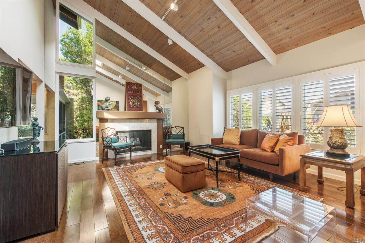 28 Vía La Brisa - Photo 3 of 42