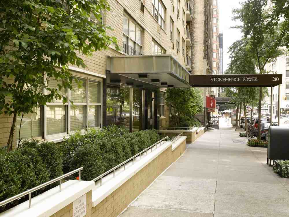 Stonehenge Tower - Photo 3 of 44