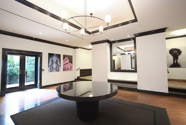 10 Downing - Photo 3 of 20