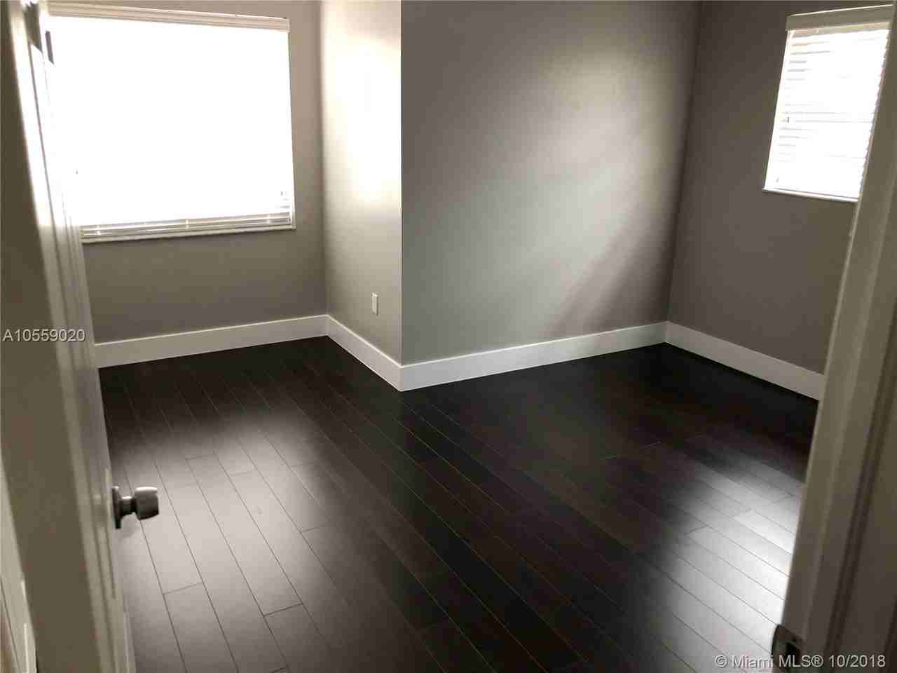 1096 Southwest 134th Court - Photo 3 of 9