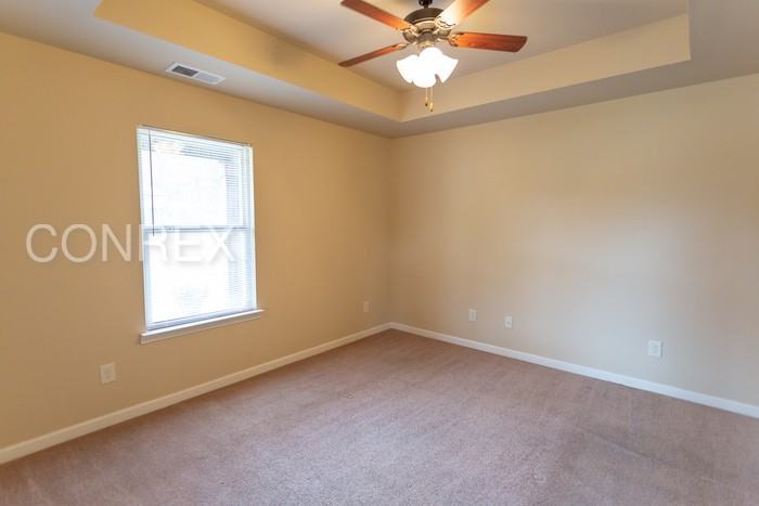 328 Maggie Way - Photo 3 of 10