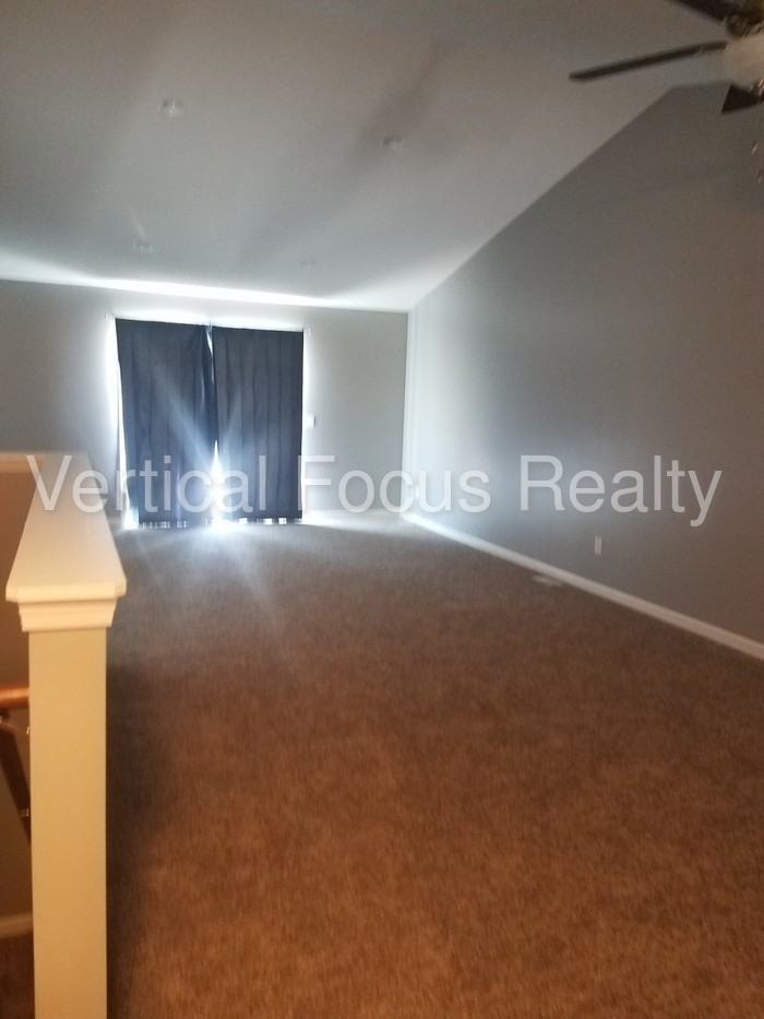 1312 W 16th St - Photo 2 of 7