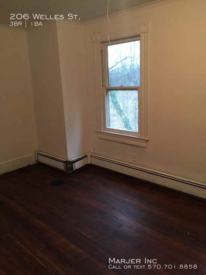 206 Welles St - Photo 3 of 12
