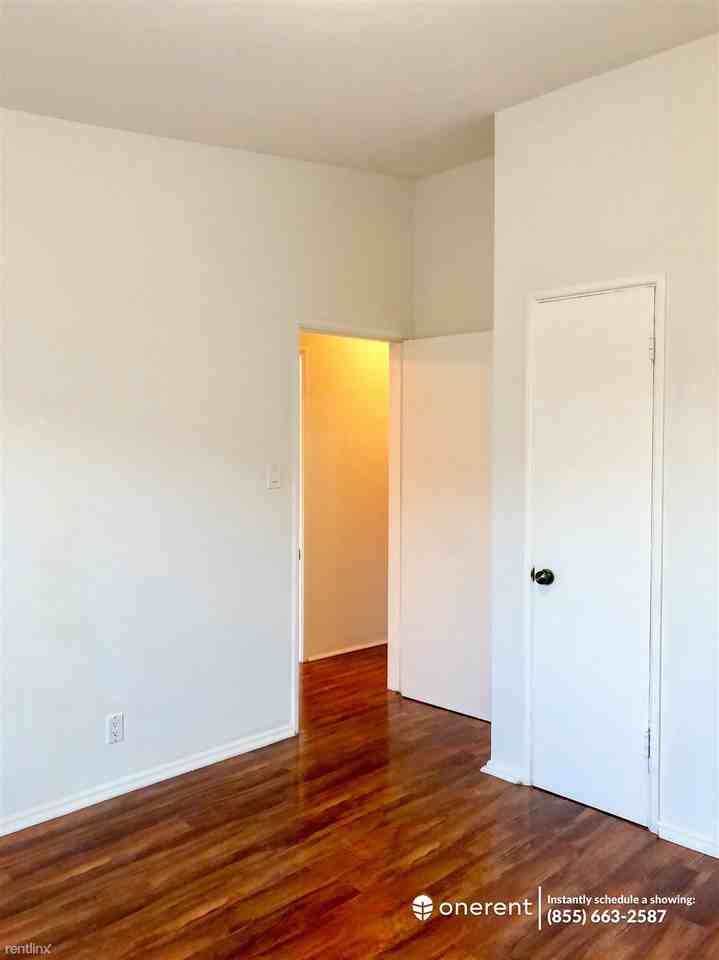 3126 Roberts Ave - Photo 3 of 11