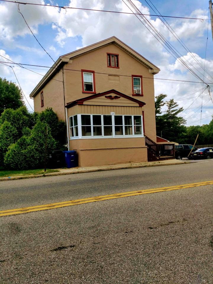 1164 Horseshoe Pike #C