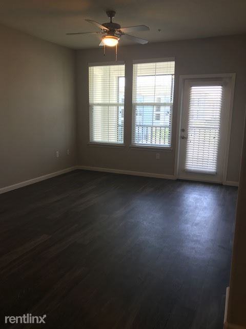 966 Warehouse Rd - Photo 2 of 9